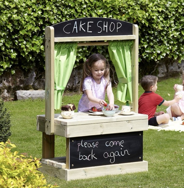 Outdoor Shop Theatre