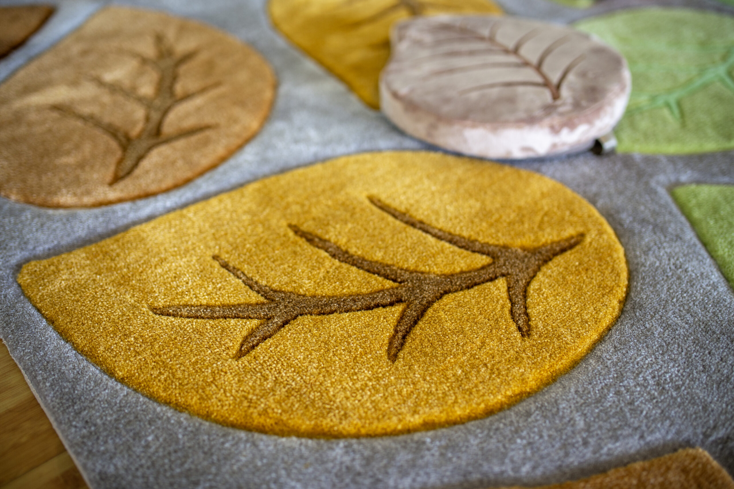 Seasonal Leaves Super Deluxe Carved Carpet - Image 13