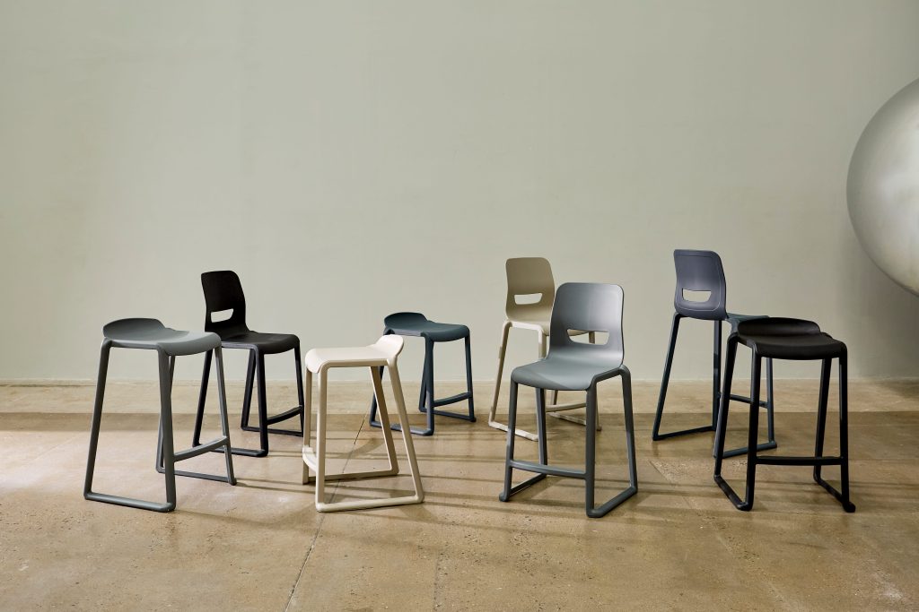 Postura one piece chair