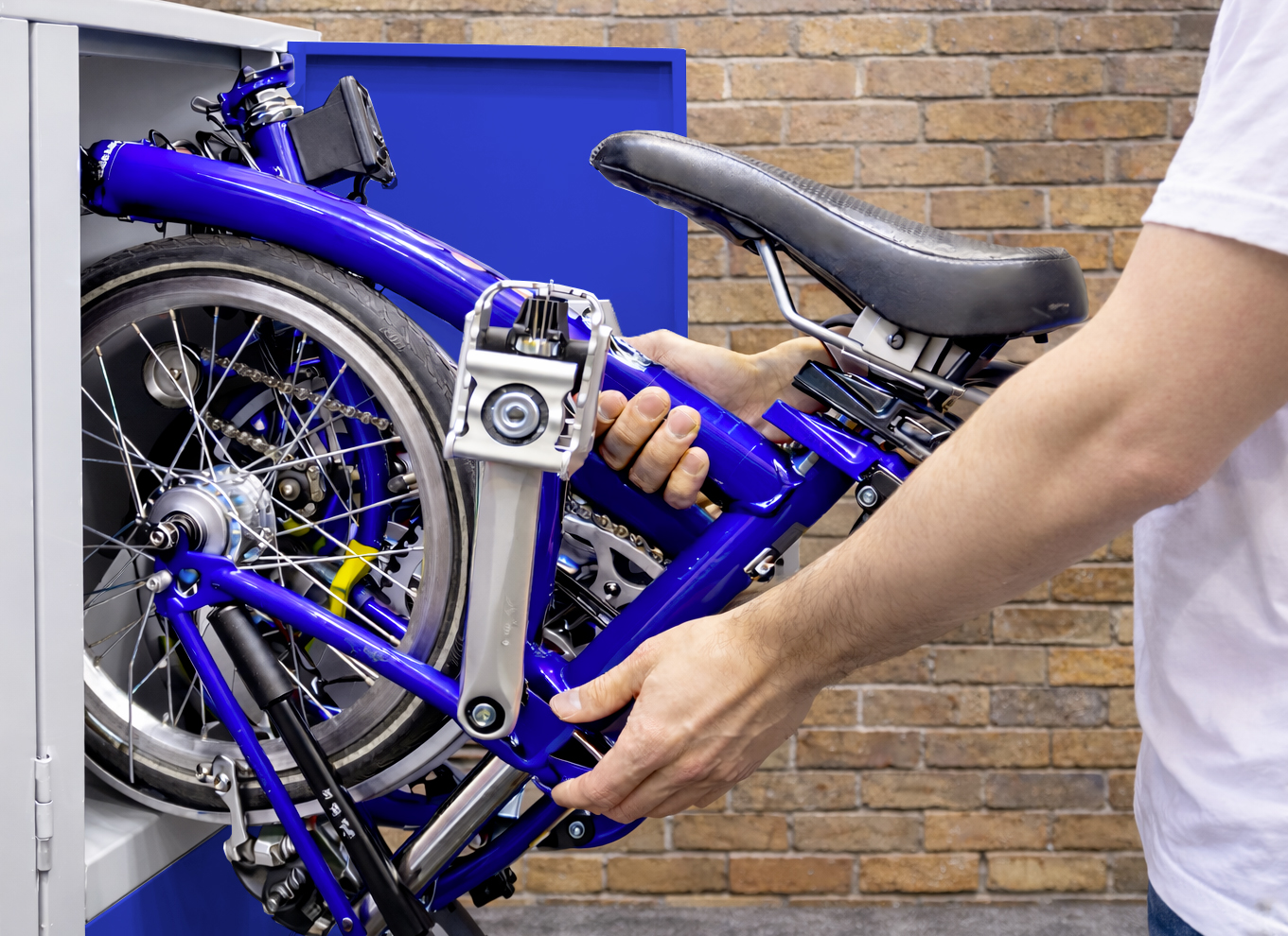 Folding Bike Lockers for Secure Storage - Image 2