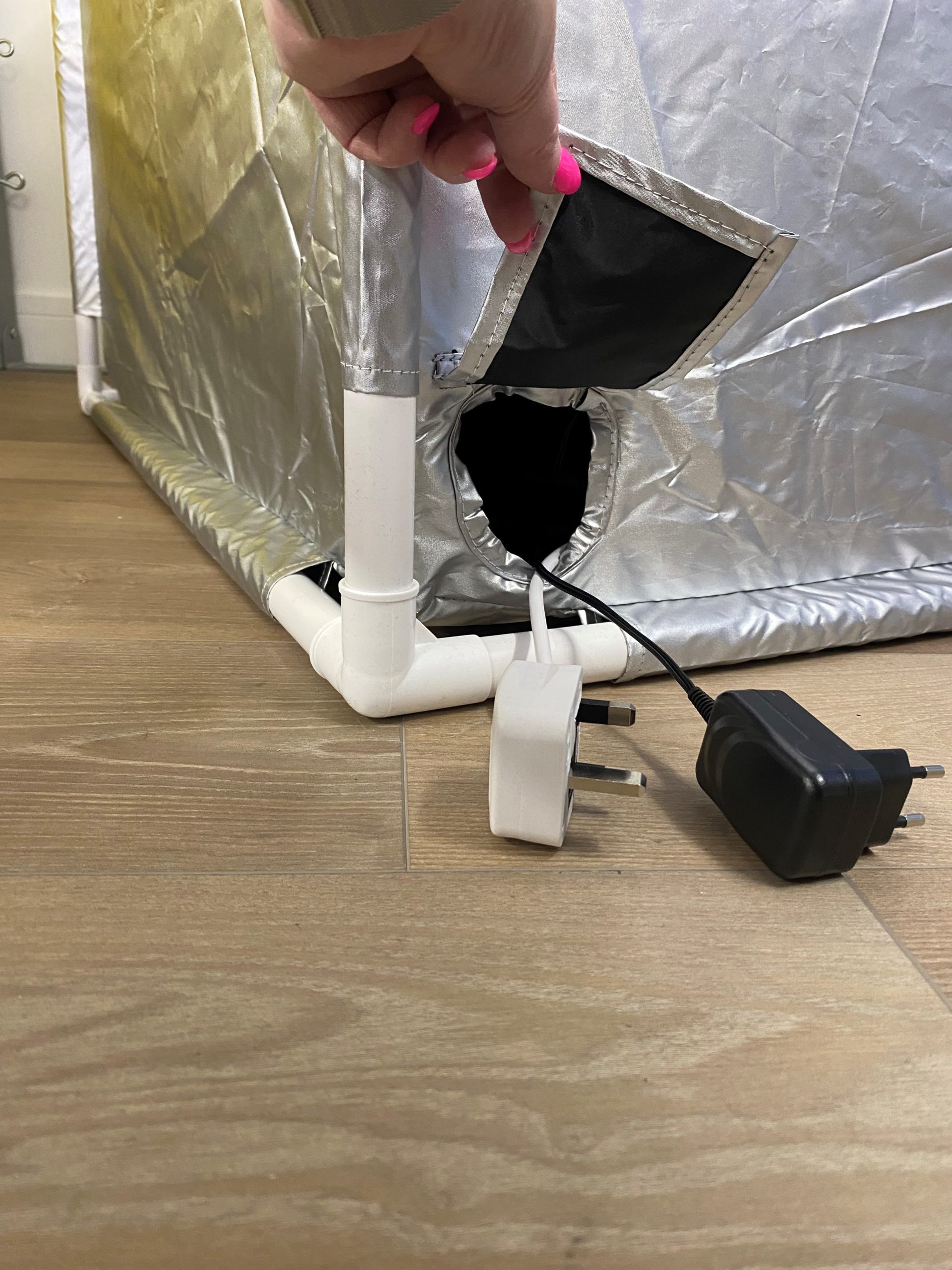 1m x 1m Dark Den Tent - Image 7