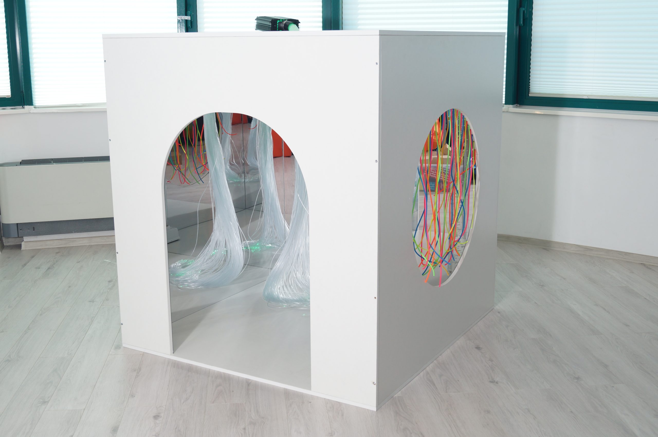 Large Wooden Padded Den for Bubble tube and Fibre Optics - Image 5