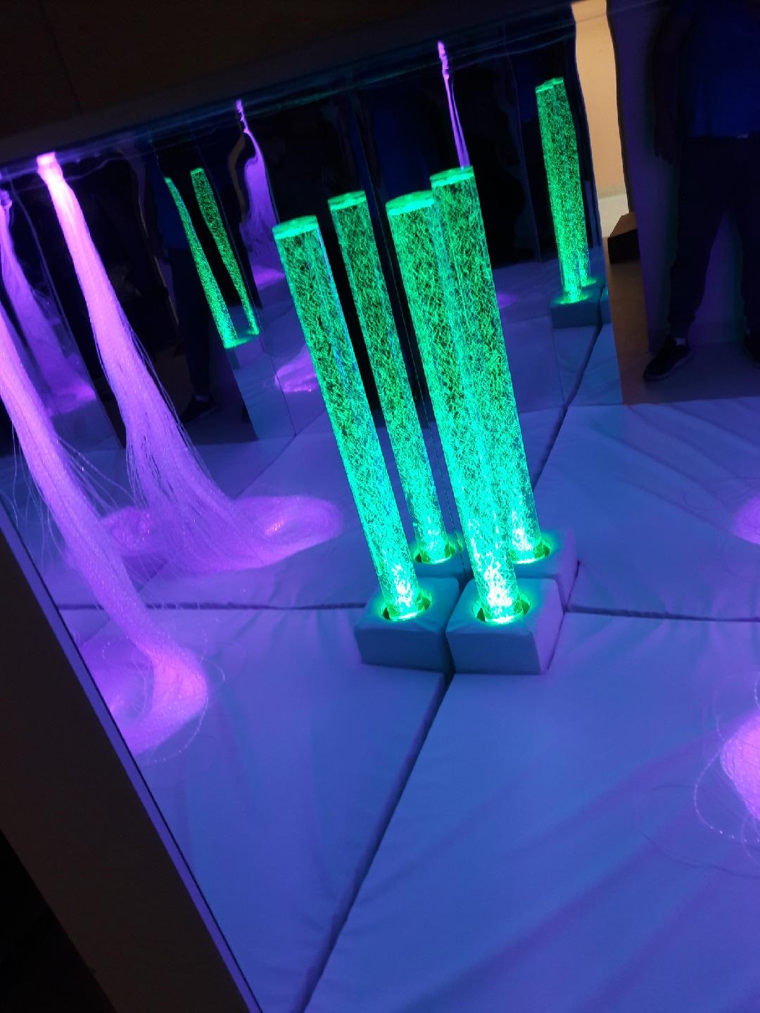 Large Wooden Padded Den for Bubble tube and Fibre Optics - Image 9