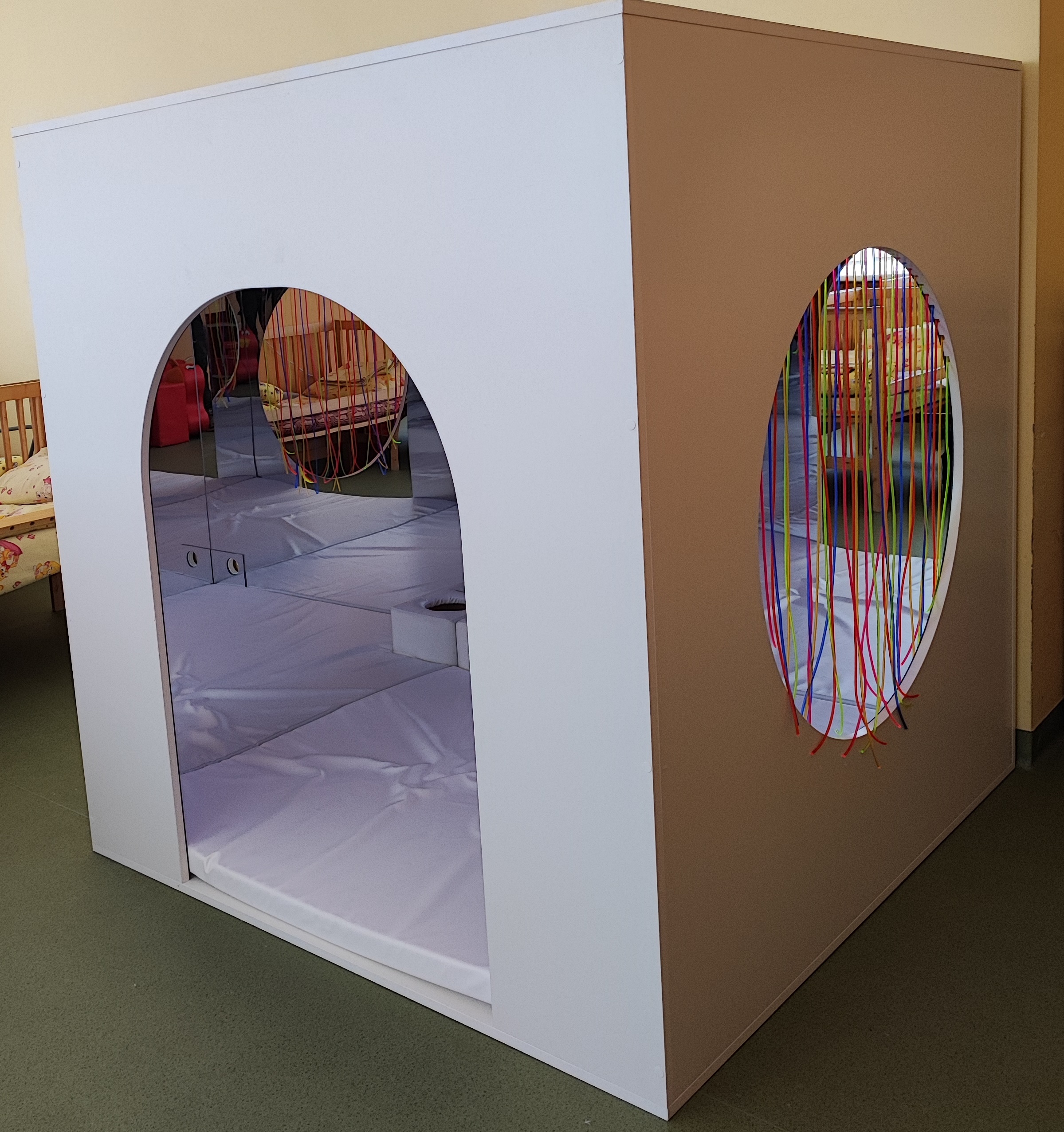 Large Wooden Padded Den for Bubble tube and Fibre Optics - Image 13