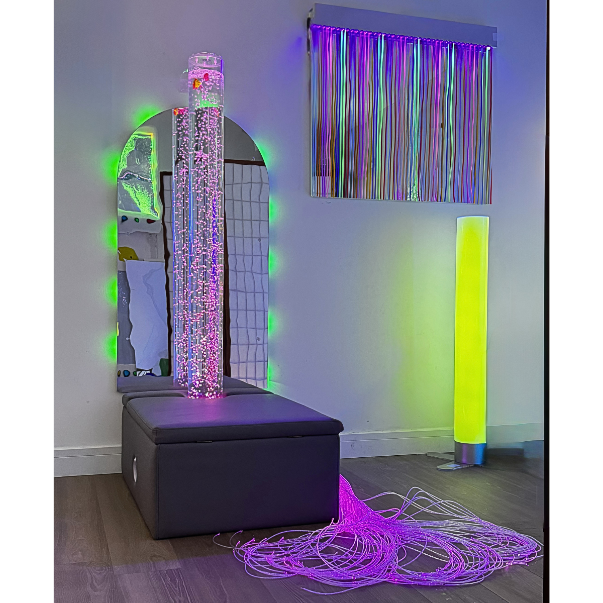UV Mirror with Strands 100 x 91cm – Includes UV Light Strip - Image 5