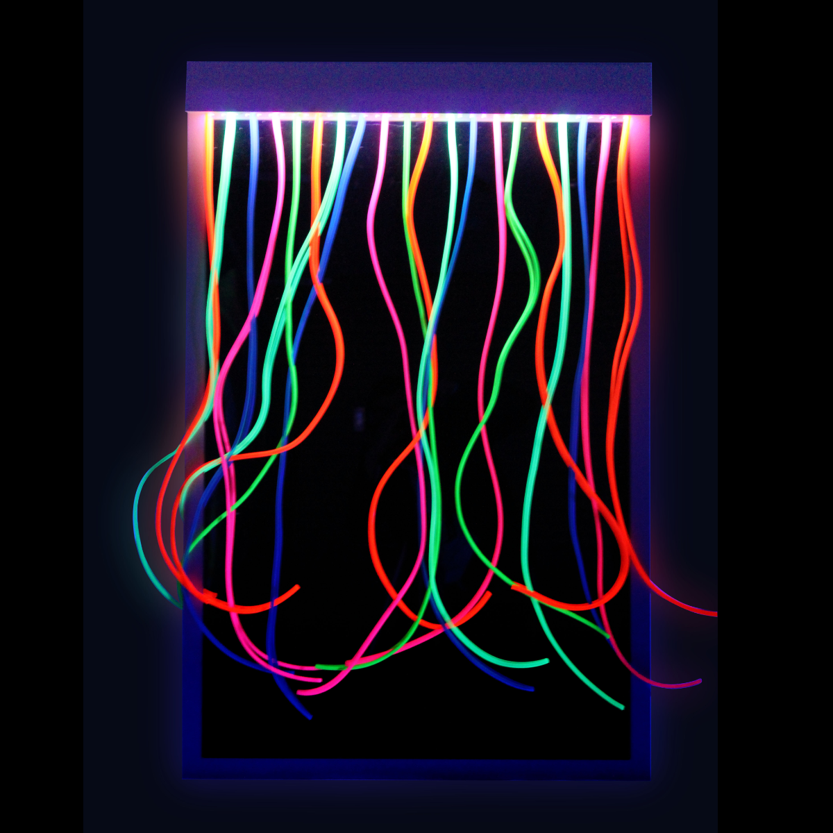 UV Mirror with Strands 100 x 91cm – Includes UV Light Strip - Image 2